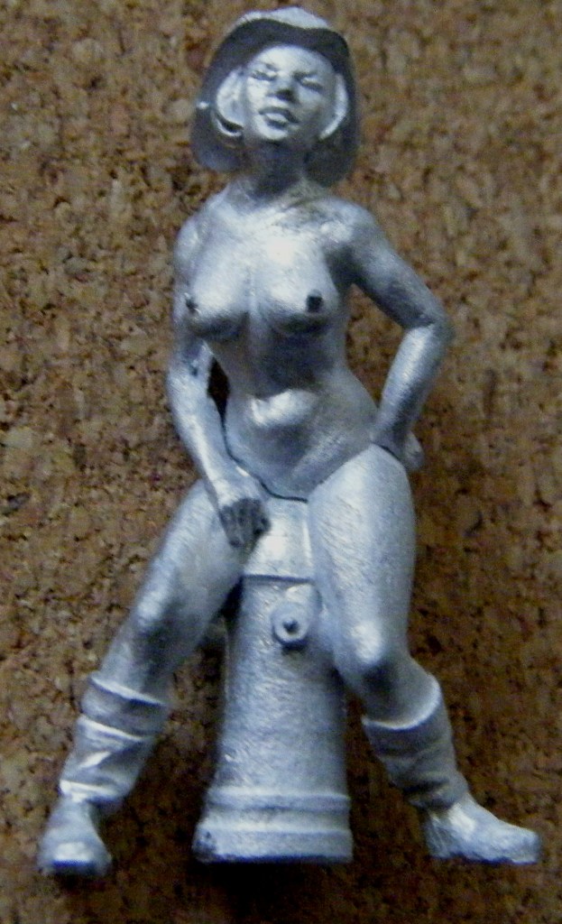 El Viejo Dragon Miniatures Firewoman 3