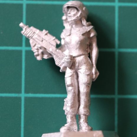 Denizen Miniatures 25mm Female Officer with ACR (Adaptive Combat Rifle)