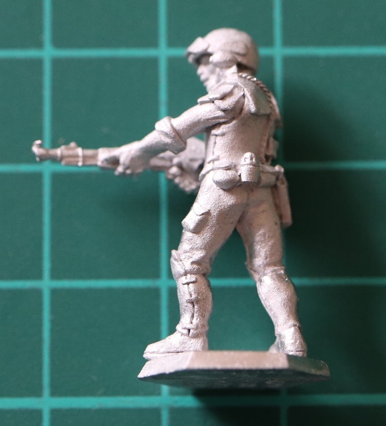 Denizen Miniatures 25mm Federation Mid-Tech Assault Team Trooper Firing Laser Carbine