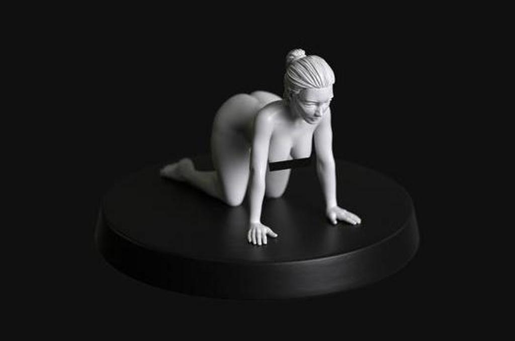 Manufaktura Miniatures Naked Female Submissive On All Fours