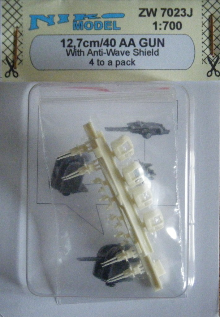 Niko Model 1:700 12.7cm / 40 AA Gun with Anti Wave Shield (4 to a pack)