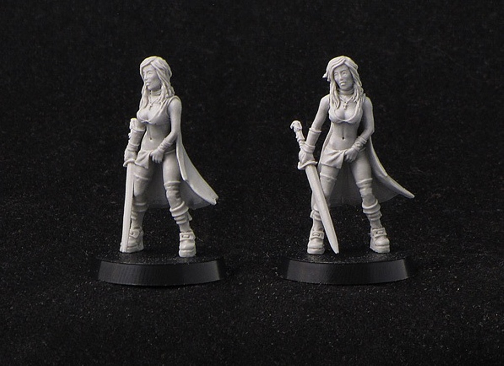Brother Vinni Miniatures Amazon Female In Cloak With Sword
