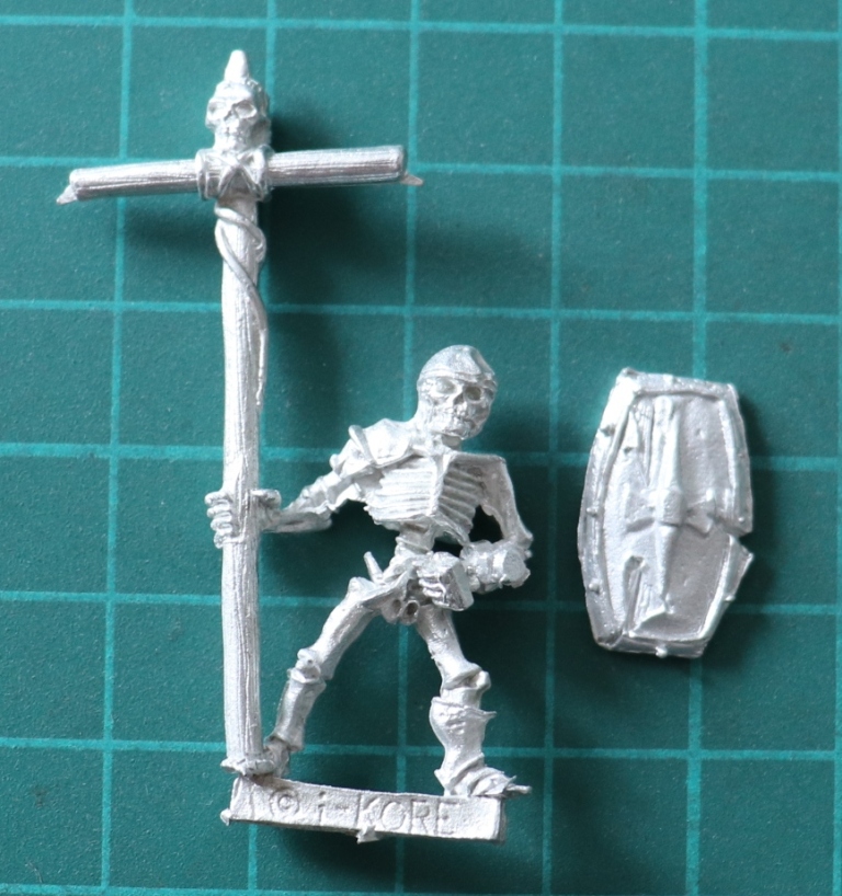 Celtos Undead Skeleton Standard Bearer