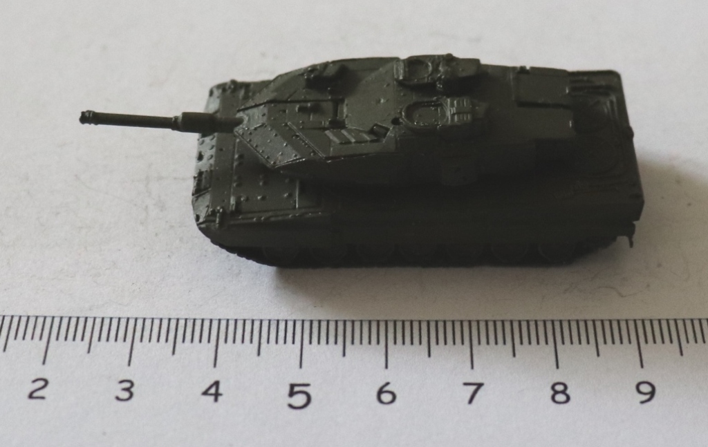 Dragon Models 1:144 Leopard Tank #1