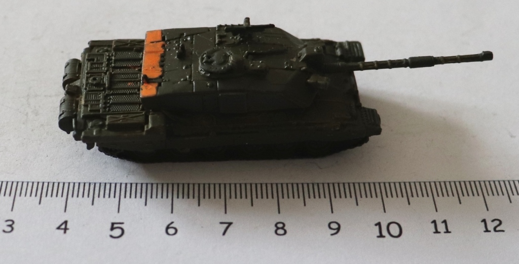 Dragon Models 1:144 British Challenger 2 Main Battle Tank #17