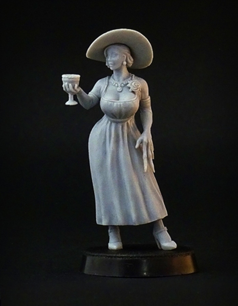 Brother Vinni Miniatures 42mm Retro Style Tall Lady Wearing Hat