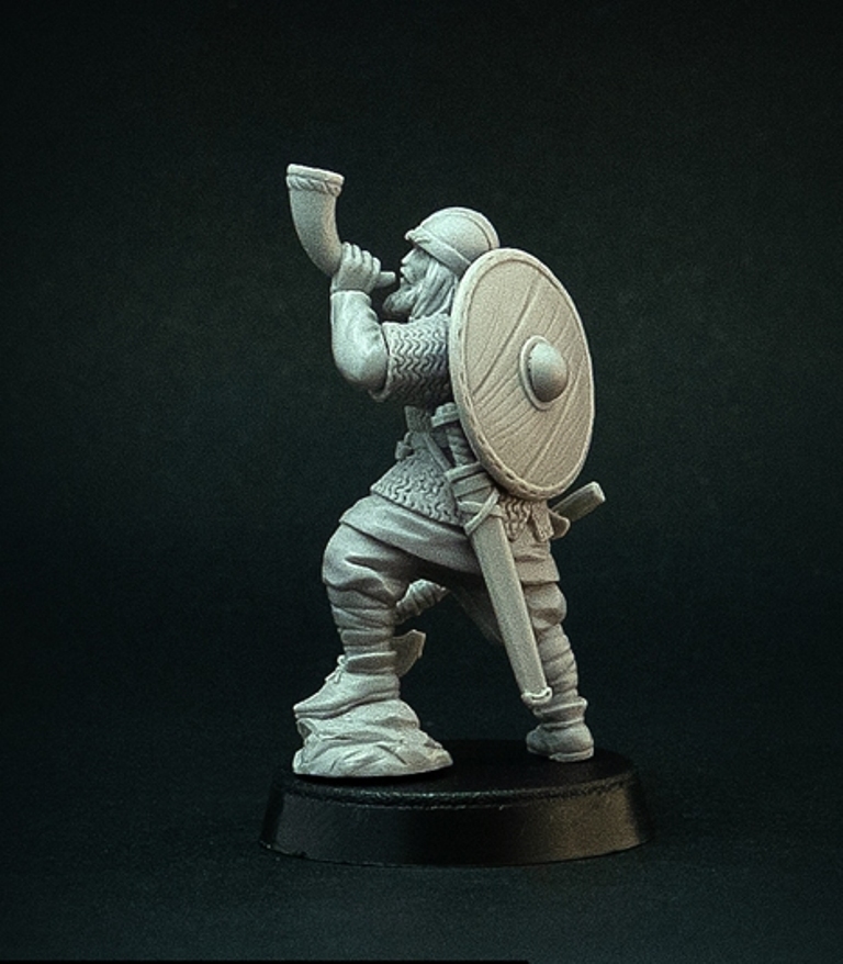 Brother Vinni Miniatures 28mm Viking Warrior Trumpeter with Horn