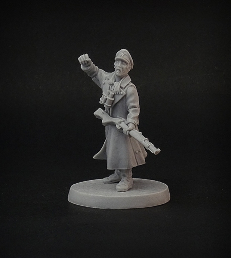 Brother Vinni Miniatures 28mm World War 2 German Officer with Rifle