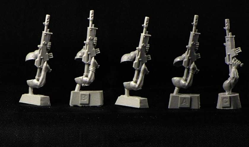 Brother Vinni Miniatures Hands with Rifles x 5