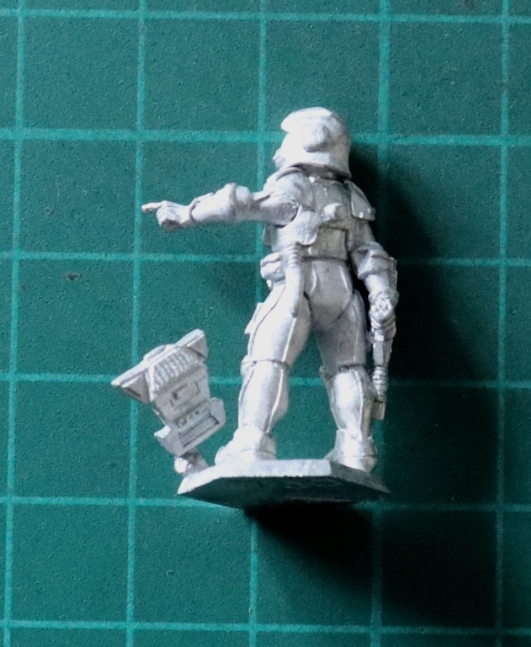 Denizen Miniatures 25mm Federation Space Trooper with Advanced Combat Rifle in One Hand, Pointing Ahead with Other